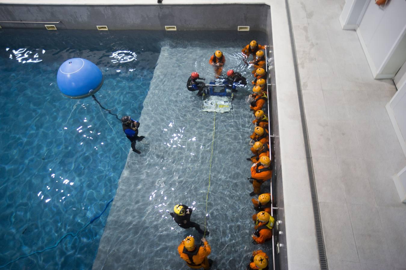 Aprender a sobrevivir a un accidente de helicóptero en la mar